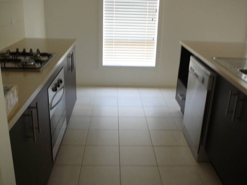 Available 22/2/09 (R02) Melways 204 J4 Picture