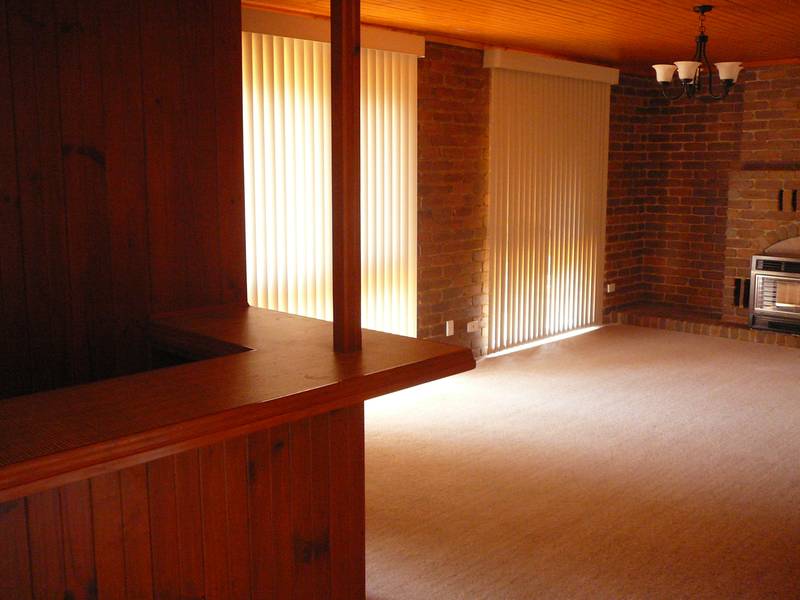 Available Now (R04) Melways Ref: 206 D3 Picture