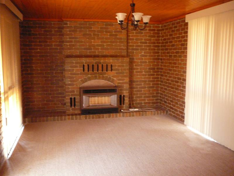 Available Now (R04) Melways Ref: 206 D3 Picture