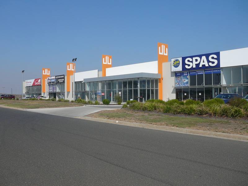 LARGE UPSTAIRS OFFICE AREA Picture 1