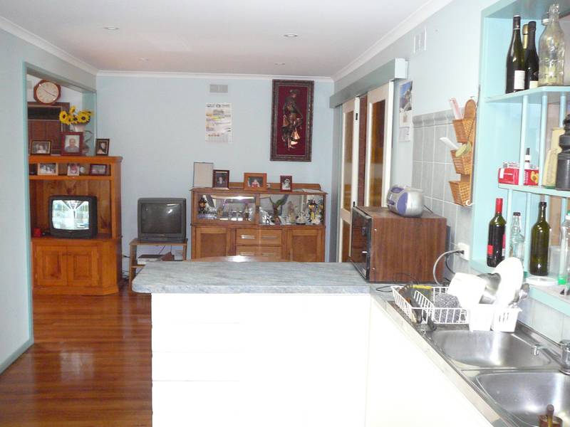 Available End March (R02) Melways 205 E7 Picture
