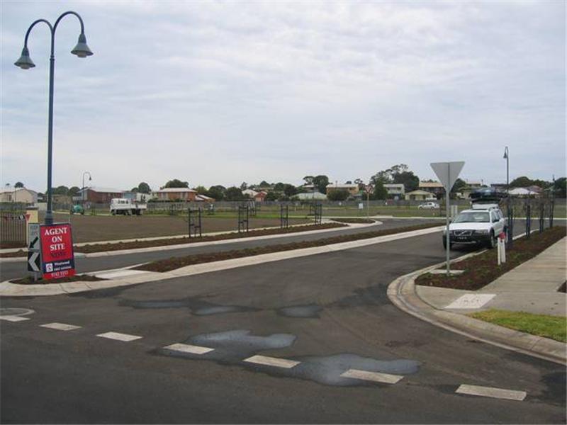 CASTLES IN THE SAND Picture 3