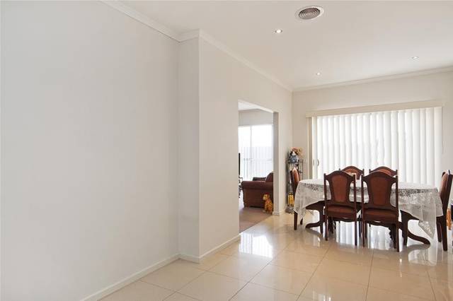 Available Now (R18) Melways Ref 206 A3 Picture 3