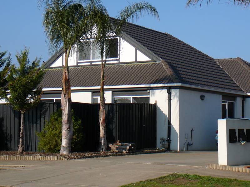 Available 25th May 2009 (R08) Melways Ref 205 B3 Picture 1