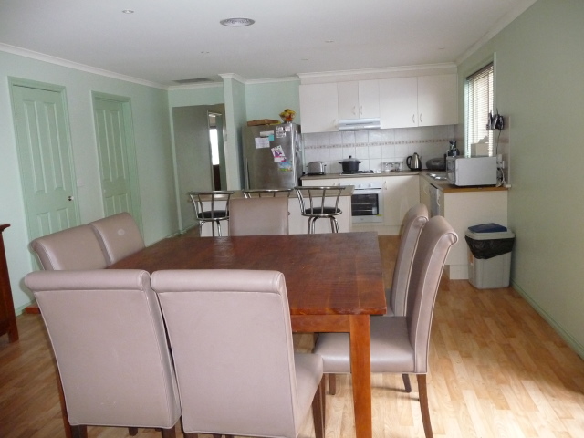 Available Now (RMR) Melway F9 Picture 3