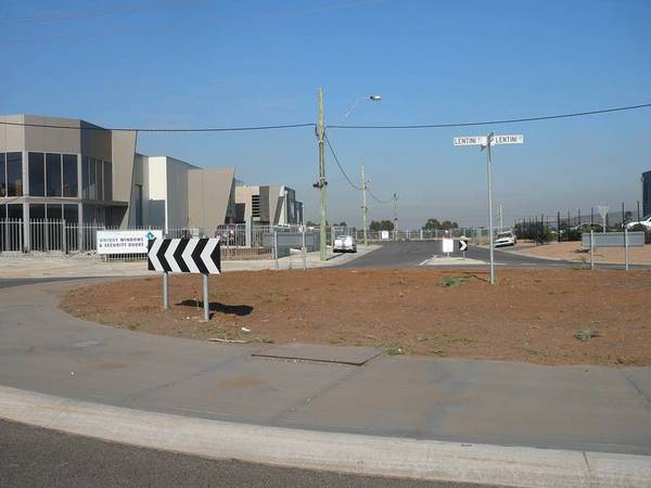 A GREAT LOCATION FOR YOUR BUSINESS Picture 3