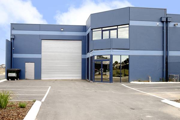 MODERN
FACTORY /
WAREHOUSE Picture 1