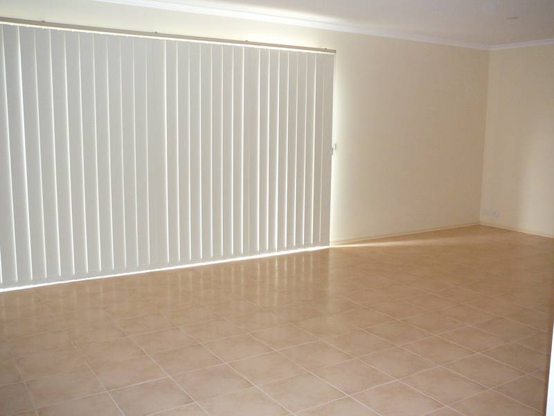 Available Mid June- Melway 206 E10 (RO5) Picture 3