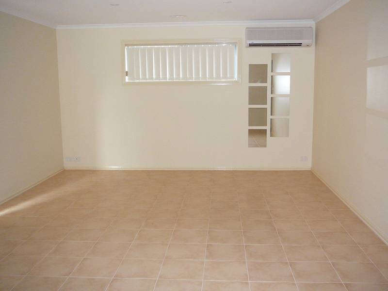 Available Mid June- Melway 206 E10 (RO5) Picture 2