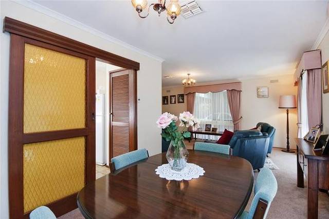 Available Now (R01) Melway 206 G3 Picture 3