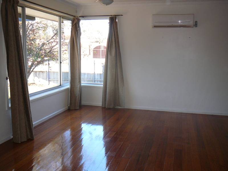 Available Now (R01) Melway 206 F3 Picture 2