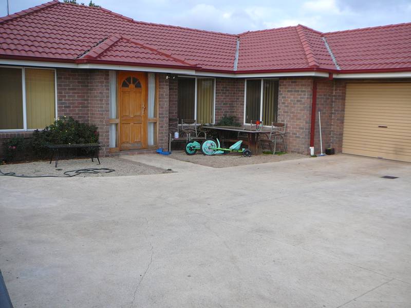 Available Early June (R09) - Melways Ref: 202 E8 Picture 1