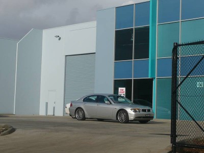 LARGE WAREHOUSE - EASY ACCESS Picture