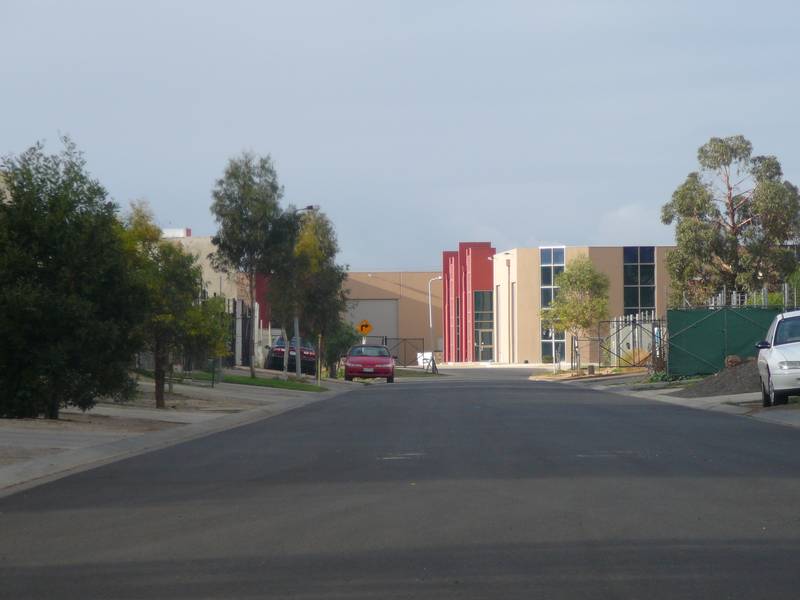 LARGE WAREHOUSE - EASY ACCESS Picture 3