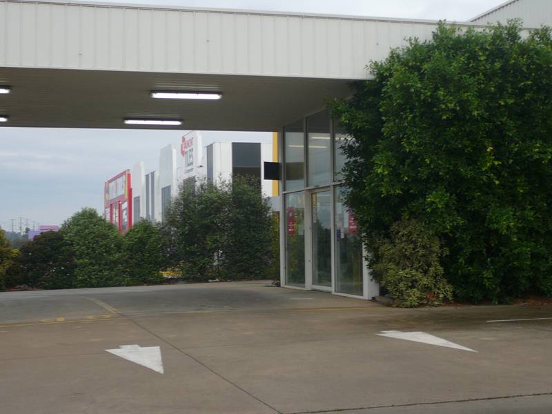 HIGH EXPOSURE - OLD GEELONG ROAD Picture 3