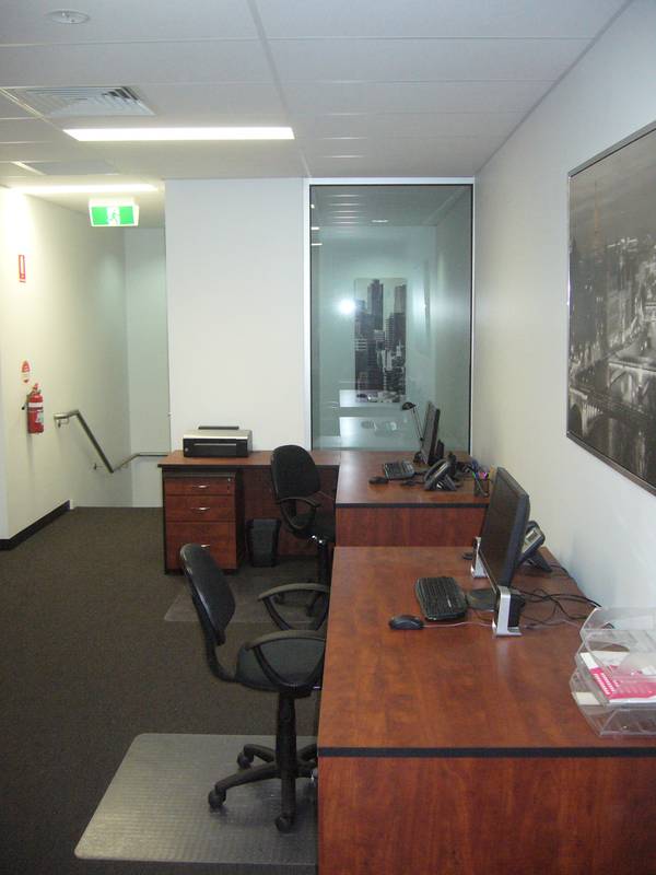 MODERN OFFICE - POINT COOK Picture 2