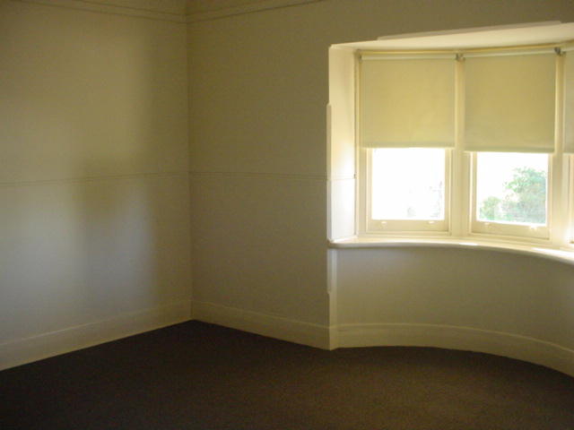 Available NOW (R01) - Melways Ref 201 K8 Picture 2