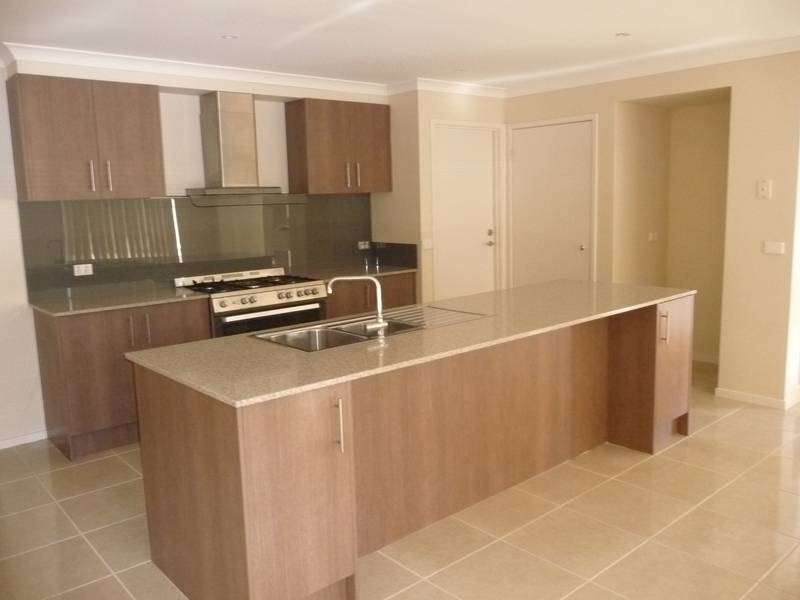 AVAILABLE NOW (RO5) Picture 3