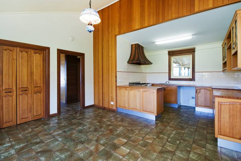 Spectacular Heritage Listed Home (R18) Melways Ref 206 C8 Picture 2