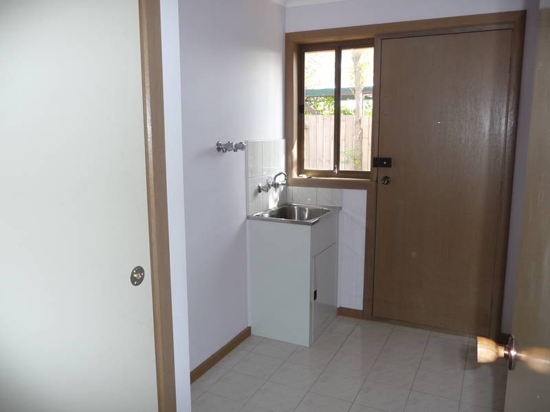 Available NOW (R02) Melways 202 H12 Picture 3