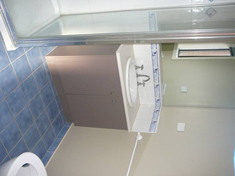 AVAILABLE NOW (RO5) Picture 3