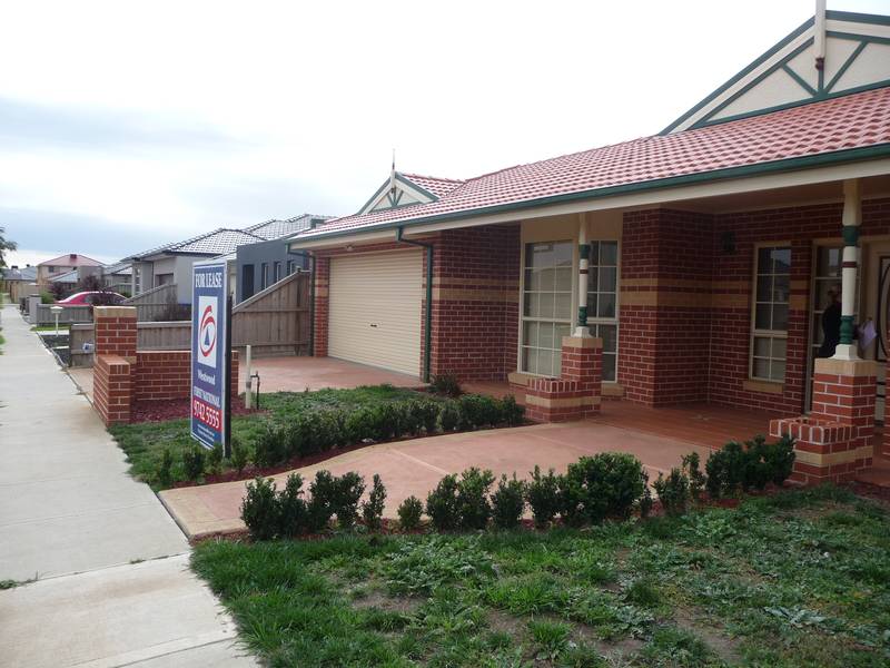 Available Now! (R18) Melways Ref 207 J9 Picture 3