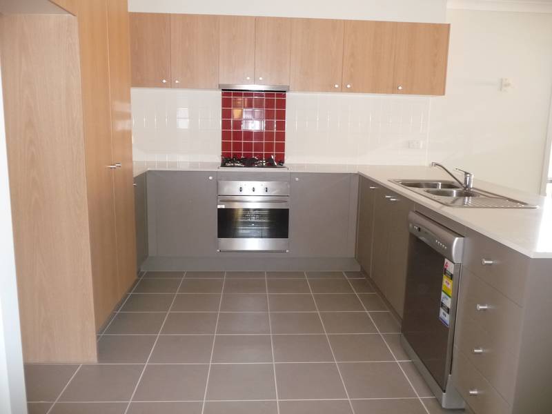 Available NOW (R04) Melways Ref: 204 G4 Picture 3