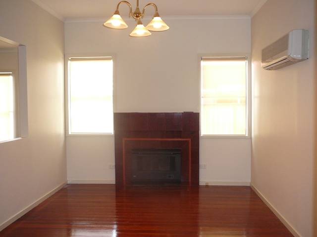 Available Mid-April (R01) - Melway 205 F7 Picture 2