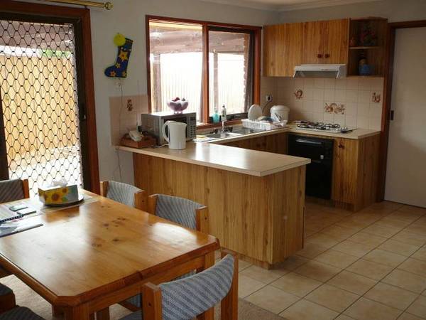 Available Now (R02) - Melway 205 K2 Picture 3