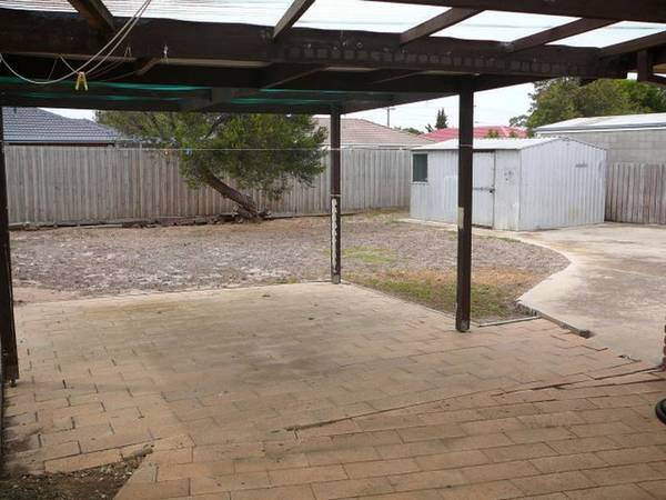 Available Now (R02) - Melway 205 K2 Picture 2