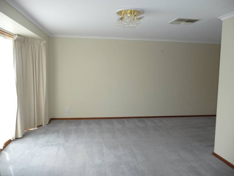 AVAILABLE NOW - (R02) Melways 205 J2 Picture 2