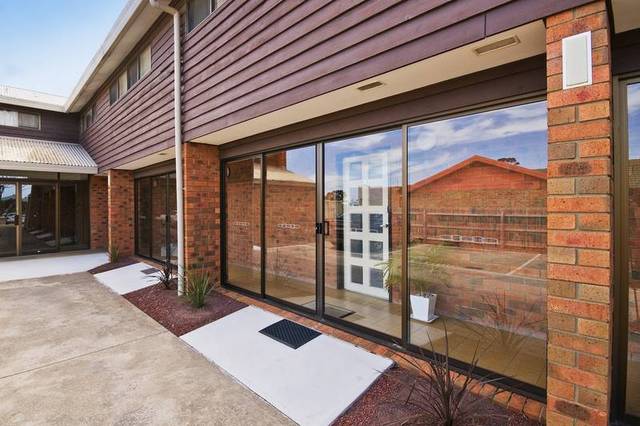 Available Now (R04) Mewlays Ref: 206 H4 Picture 2