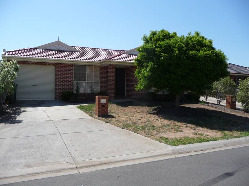 Available Now (R18) Melways Ref
202 G11 Picture 1