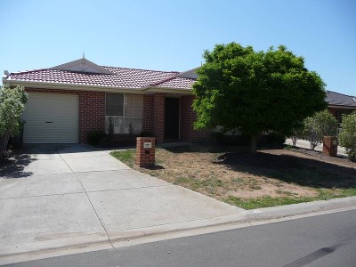 Available Now (R18) Melways Ref
202 G11 Picture Available Now (R18) Melways Ref
202 G11 Picture