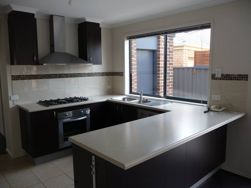 Available Now (RO5) Melways Ref: Picture 3