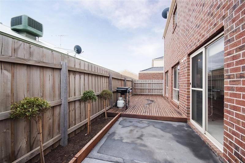 AVAILABLE NOW (RO5)
Melways Ref 234 J10 Picture 3