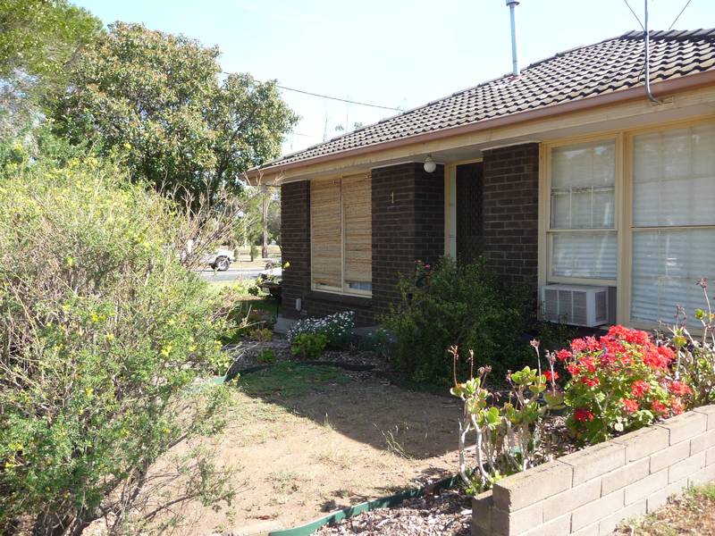 Available 4th December 2009 (R08) Melways Ref 205 A7 Picture 2