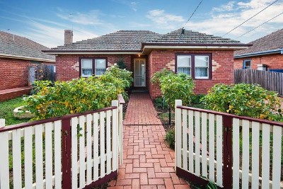 Available Now (R18) Melways Ref 205 K10 Picture Available Now (R18) Melways Ref 205 K10 Picture