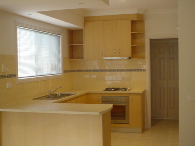 AVAILABLE 3/12/2009
(RO5) Melway 234 J10 Picture 2