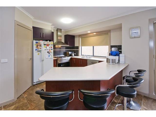 Available 24th December 2009 (R08) Melways Ref 234 H10 Picture 3