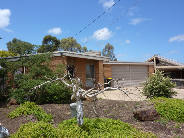 Available Now (R09) Melways Ref: 202 G10 Picture 2