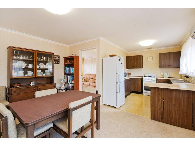 Available (R04) Melways Ref: 205 G4 Picture 2