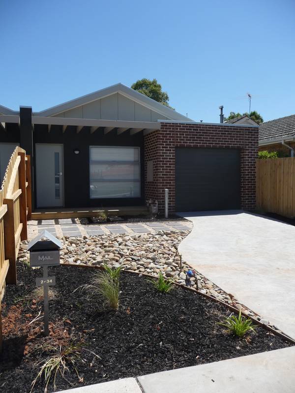 Available Now! Brand New! (R18) Melways Ref 205 K6 Picture 1