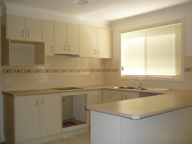 Available Late December -
AOS
Melway 234 H10 Picture 2