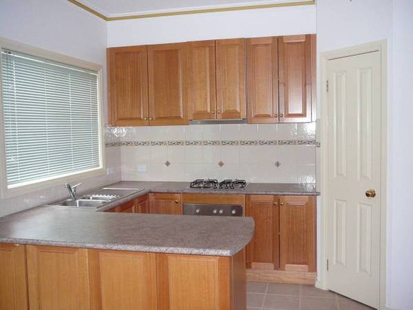 Available Mid September(RO5)- Melway 206 A6 Picture 2