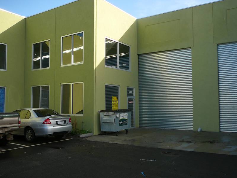 PLENTY OF ROOM - READY TO OCCUPY Picture 1