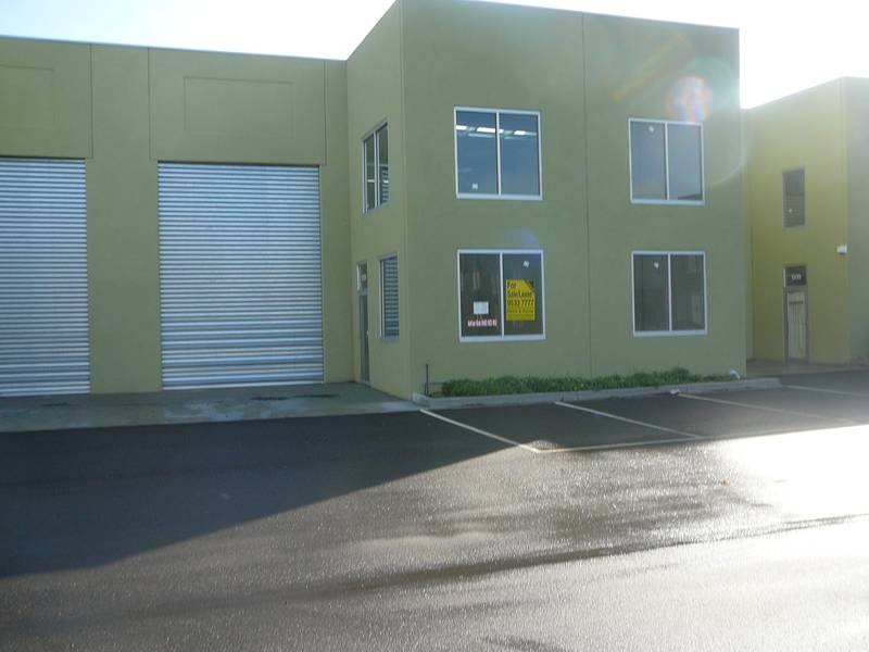 MODERN FACTORY - BRAND NEW Picture 1