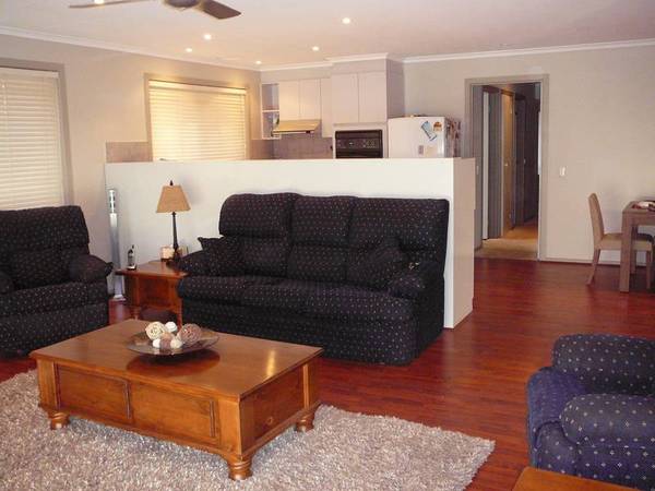 Available Early August (R04) - Melway 205 C7 Picture 3