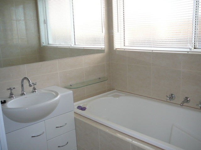 Available Late December (R01) - Melway 203 A10 Picture 3