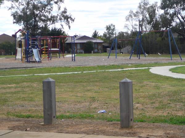 CENTRAL WERRIBEE Picture 3